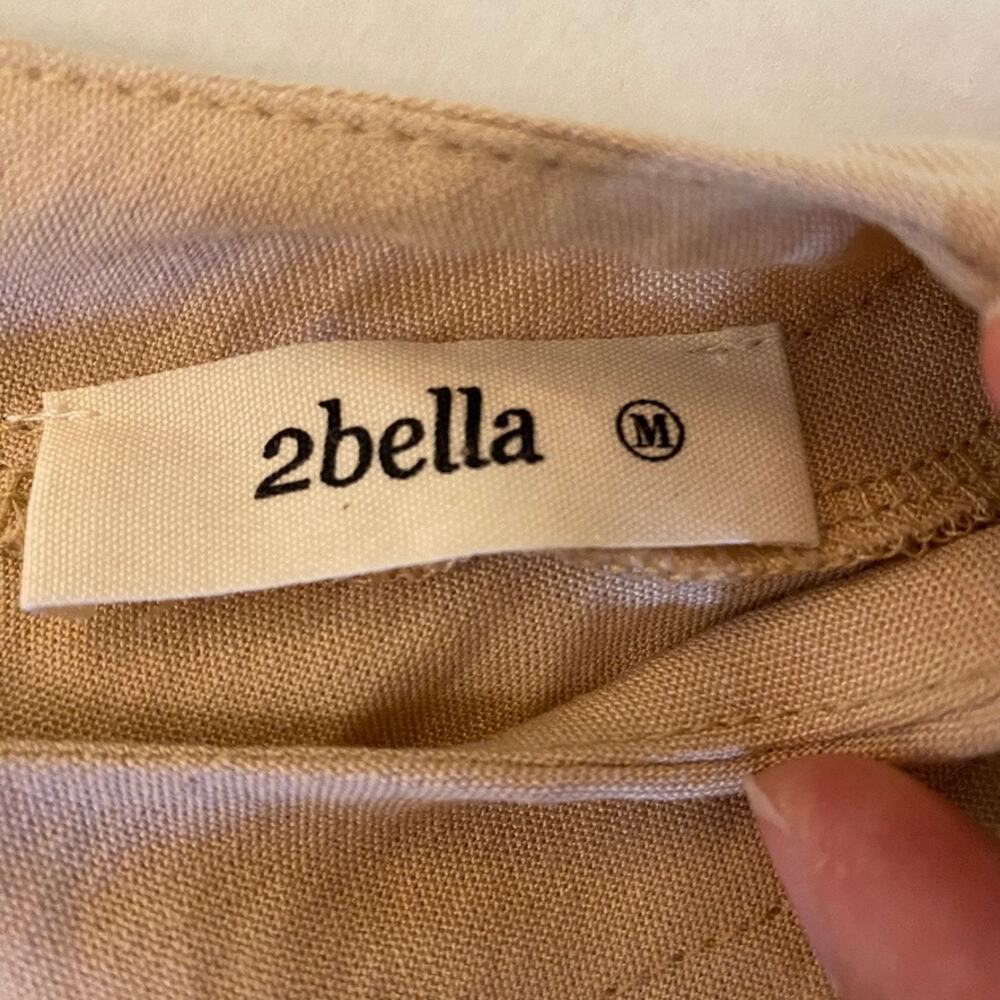 Minimalist Crop Top in Beige - Women's Sleeveless Tee - Picture 9 of 10